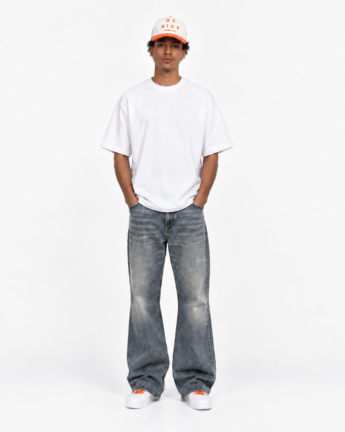 GABRIEL ABERA Be Nice Snapback in Cream White und Orange mit hochwertiger Front-Stickerei