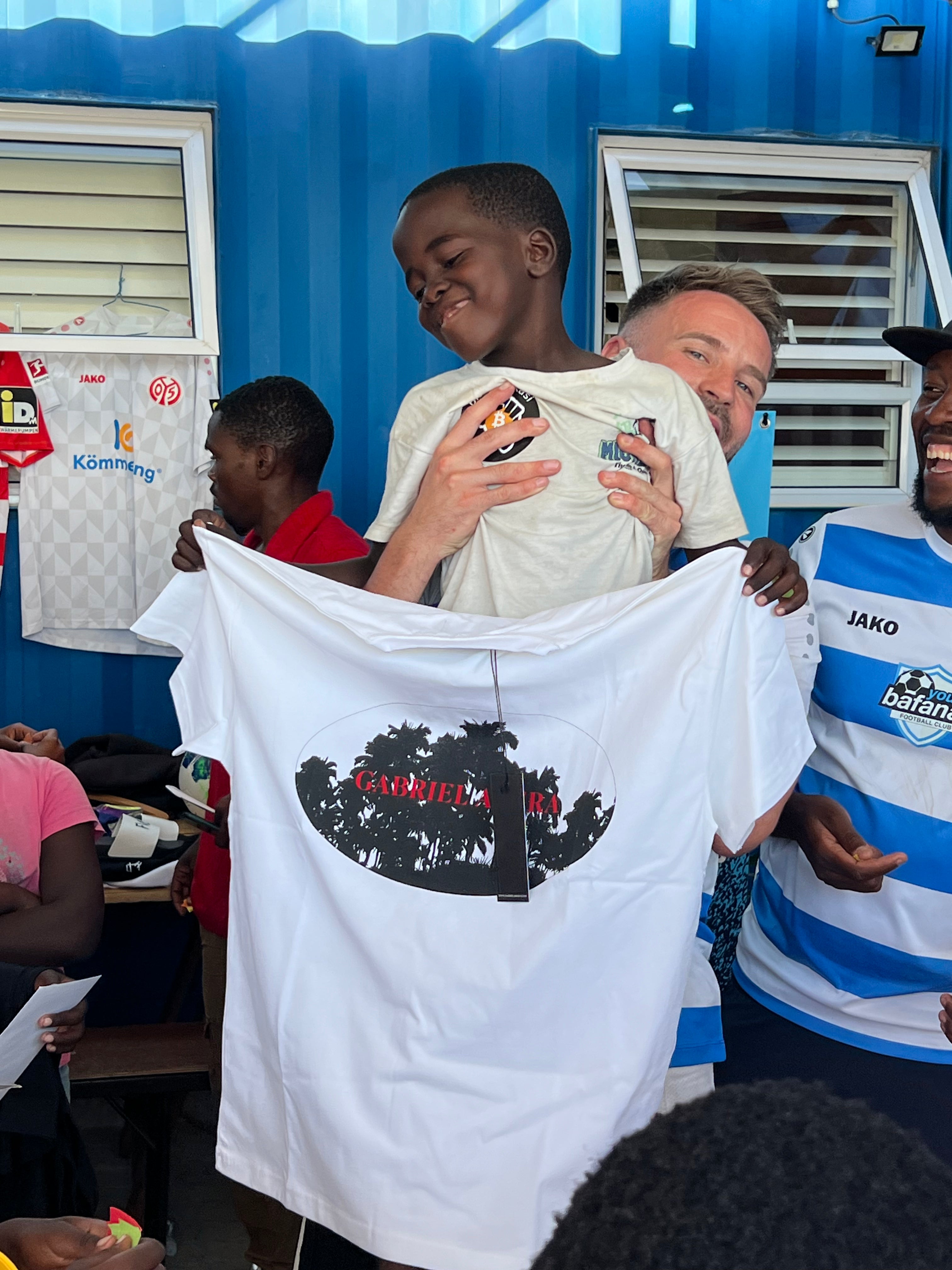 Young Bafana Kids in GABRIEL ABERA Streetwear beim Cup of Hope Turnier.