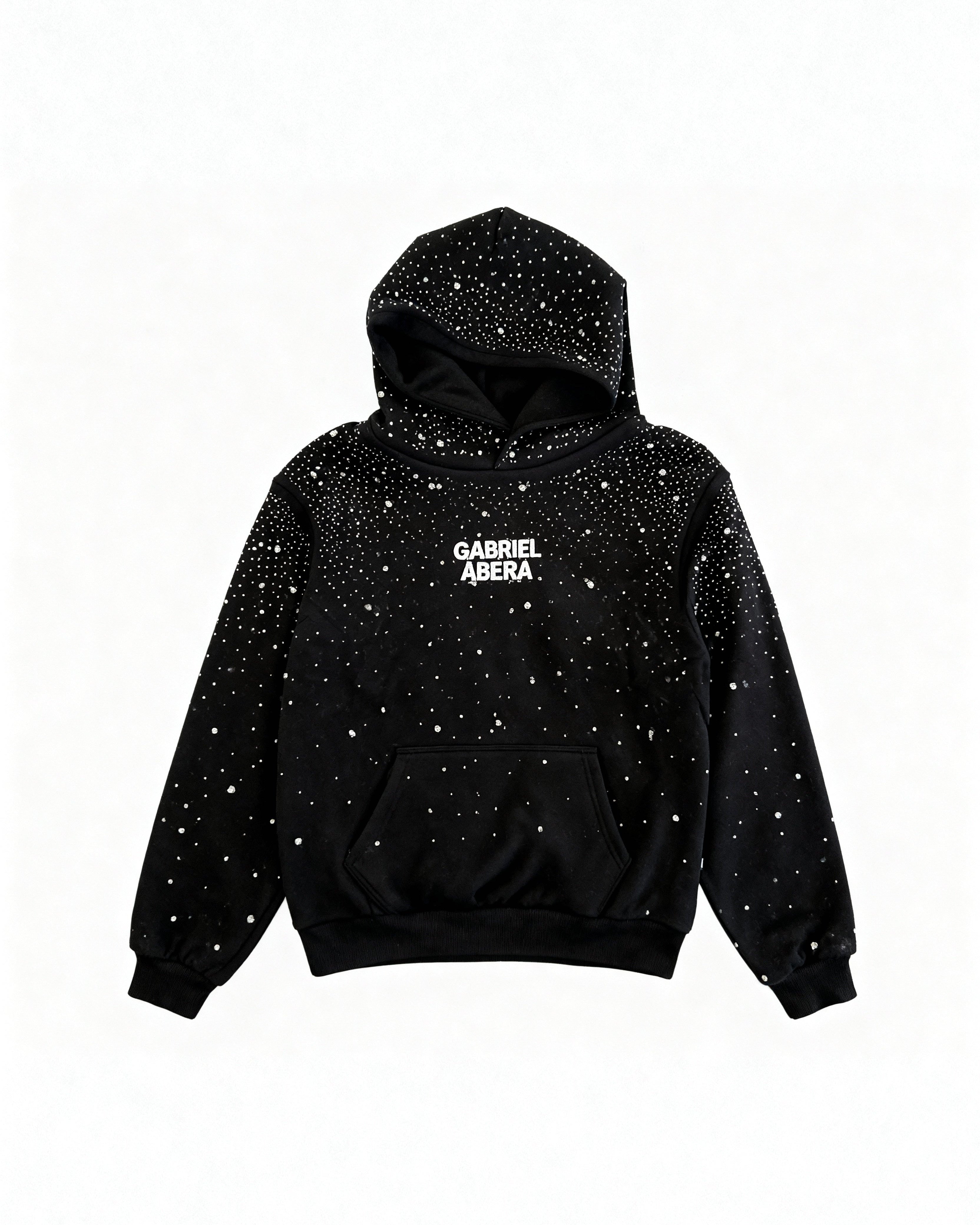 GABRIEL ABERA Rhinestone Hoodie in Grau – Frontansicht, handgesetzte Rhinestones über Brust und Ärmel, oversized Streetwear Fit.