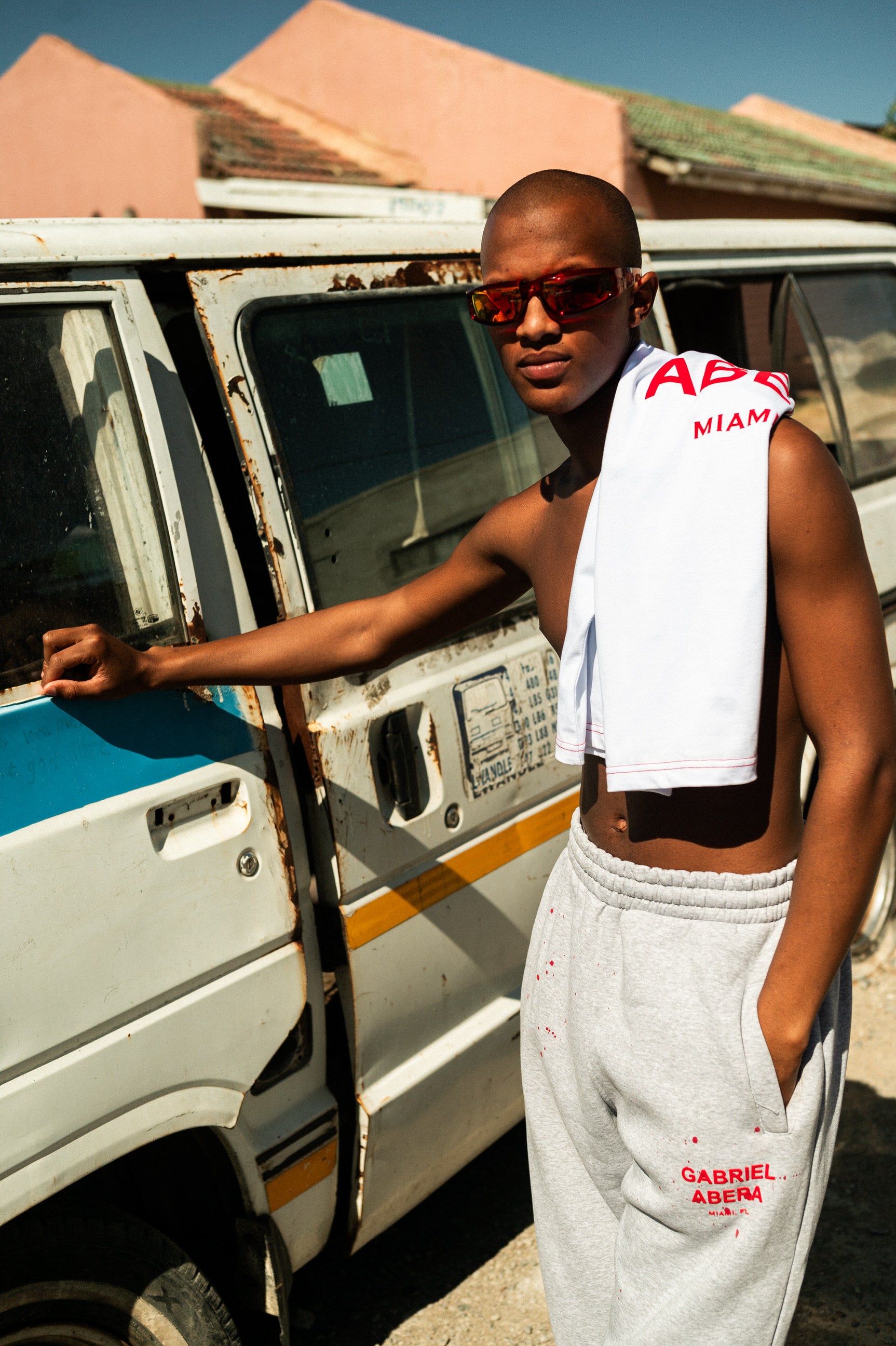 SPLATTERED SWEATPANTS - GREY/RED