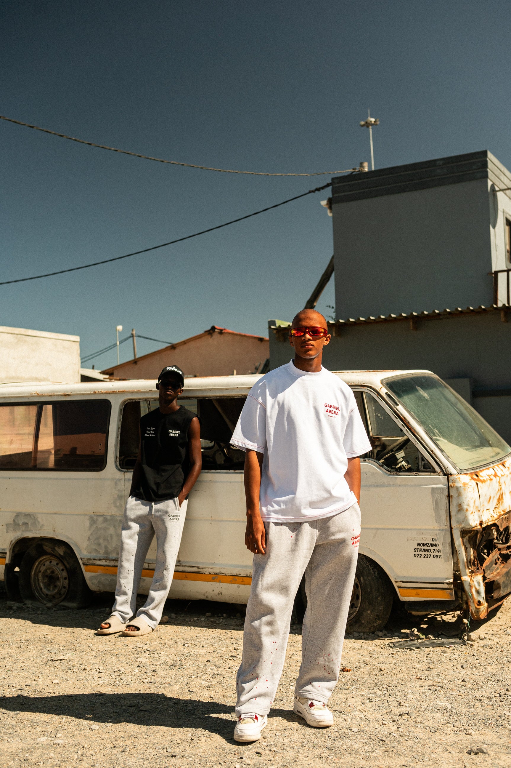 Urban Look: GABRIEL ABERA Tracksuit im Lwandle Lookbook.