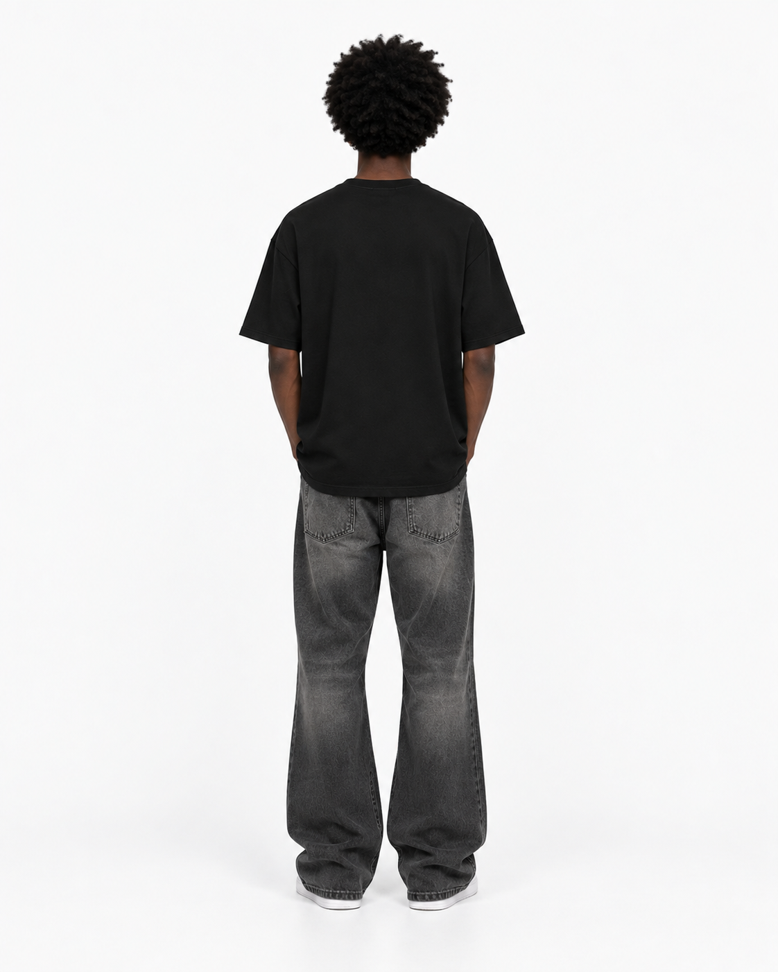Rückansicht des schwarzen GABRIEL ABERA Plain T-Shirts im modernen Unisex Streetwear Fit