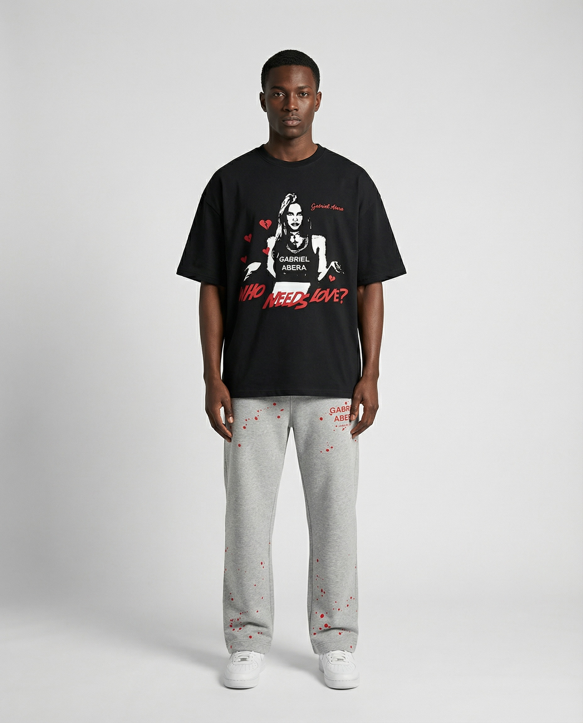 Schwarzes Rebel Heart T-Shirt von Gabriel Abera auf männlichem Model, Frontansicht mit grafischem Print und modernem Streetwear Fit