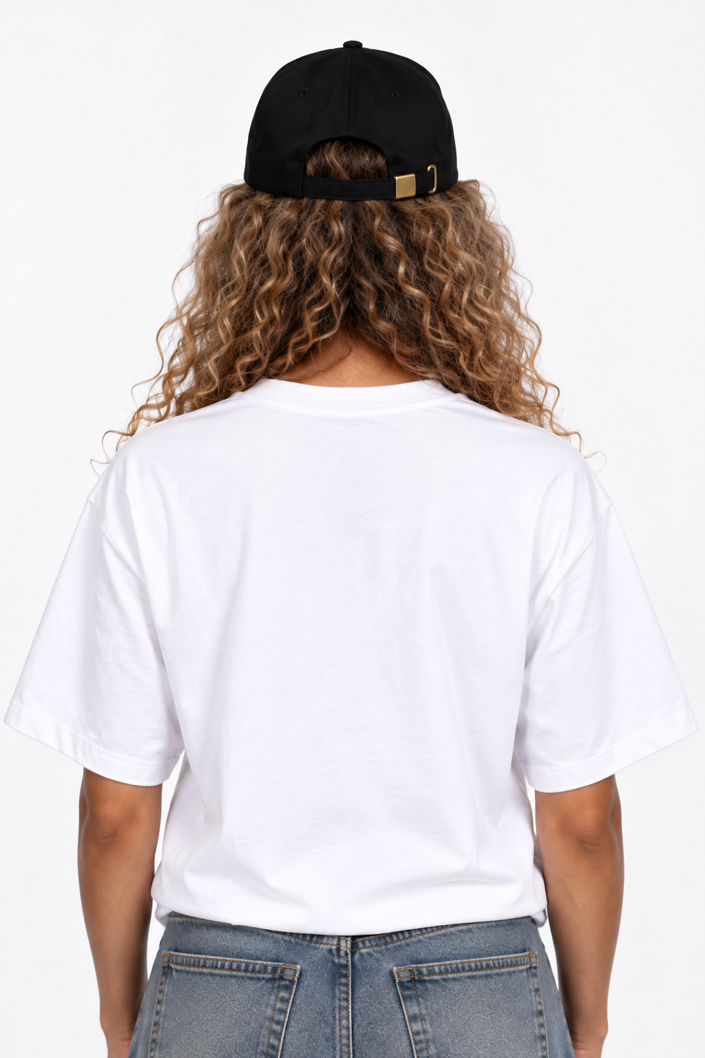 Rückansicht der schwarzen GABRIEL ABERA Trophy Dad Hat im klassischen Unisex Streetwear Style