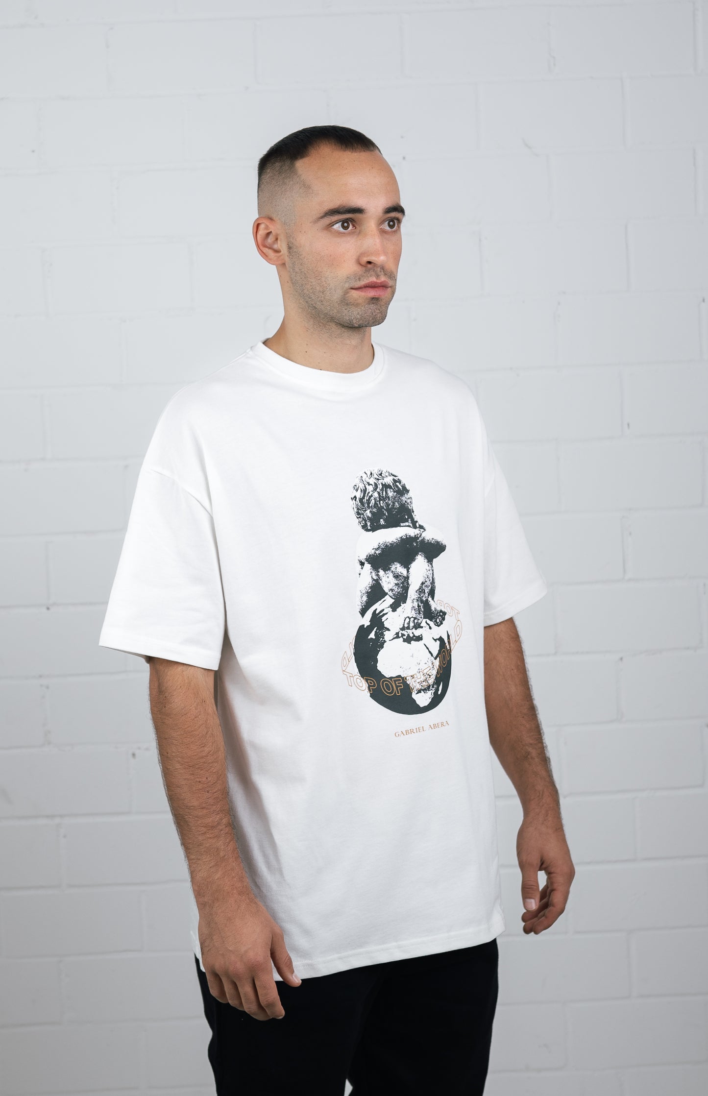 KID ON GLOBE T-SHIRT - WHITE