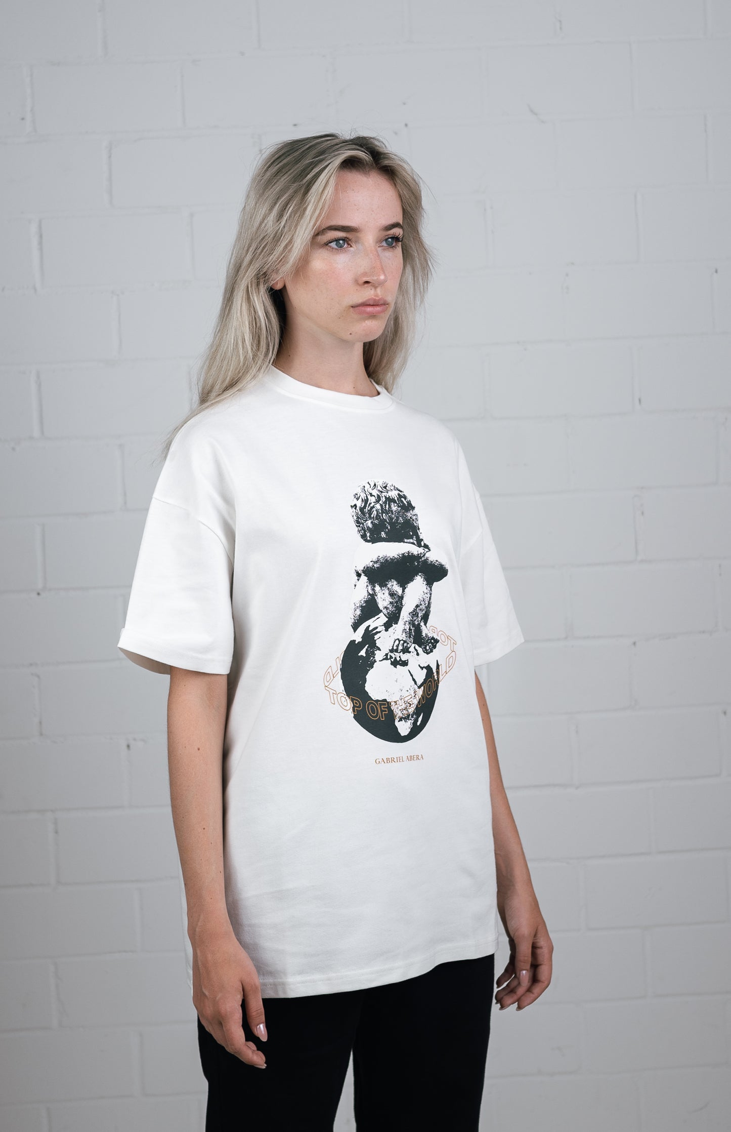 KID ON GLOBE T-SHIRT - WHITE