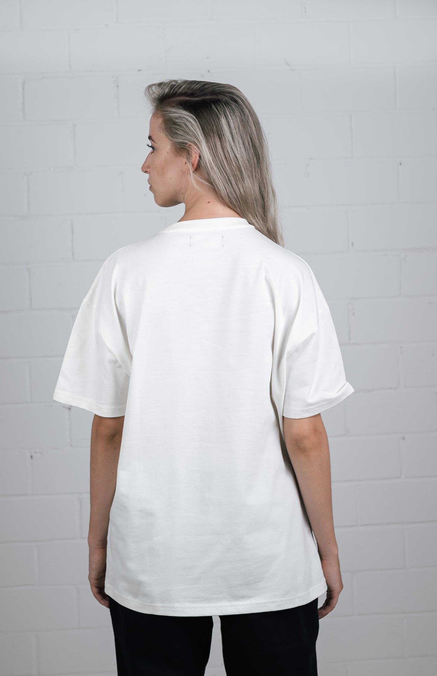 KID ON GLOBE T-SHIRT - WHITE