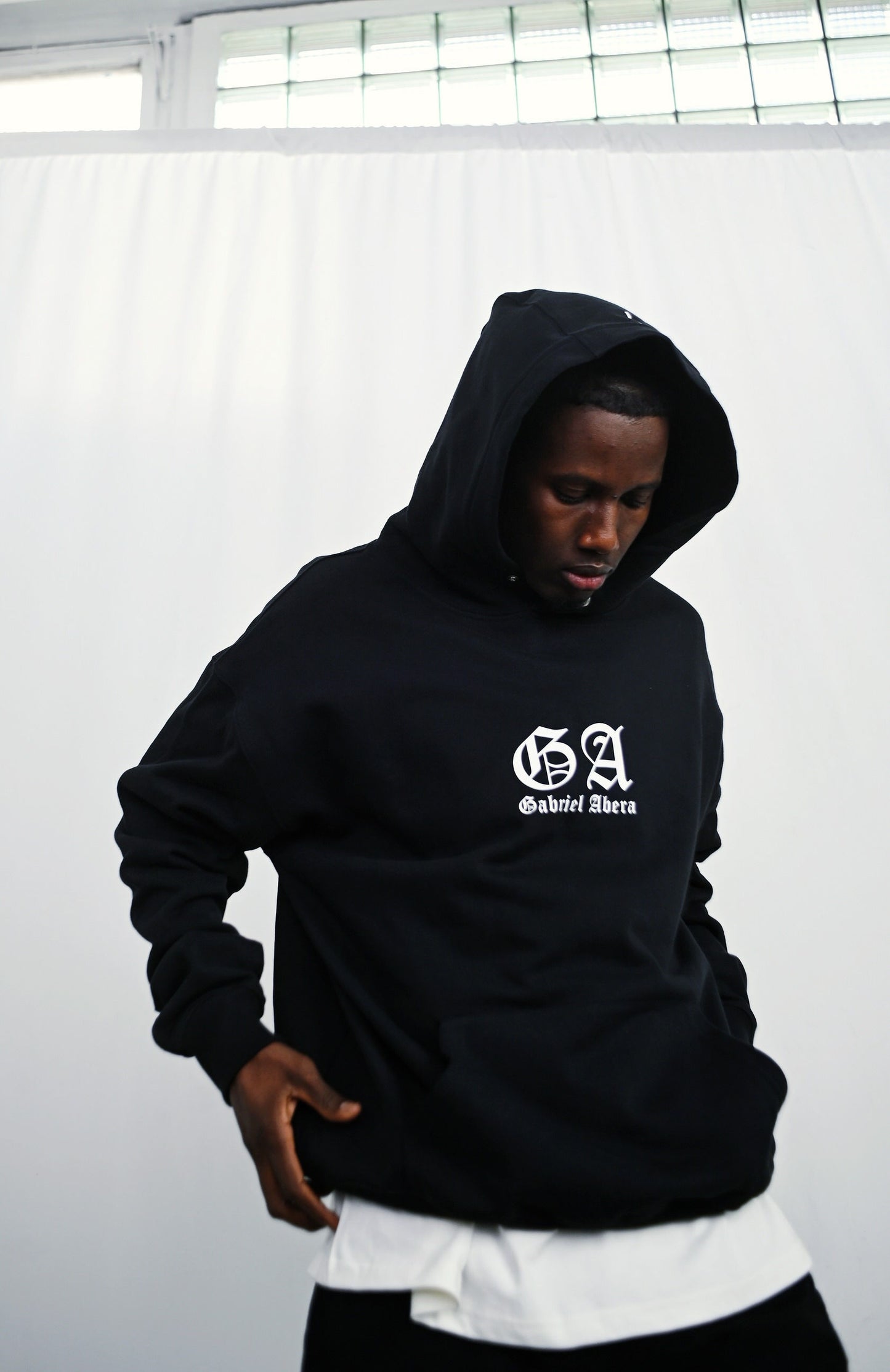 BORN 2 WIN HOODIE - BLACK
